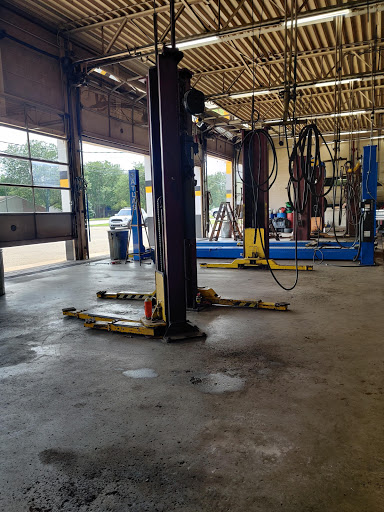 Auto Repair Shop «Tuffy Tire & Auto Service Center», reviews and photos, 90 S Waverly Rd, Holland, MI 49423, USA