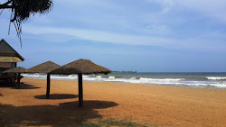 Photo de Dehiwala Beach avec rivage droit, long