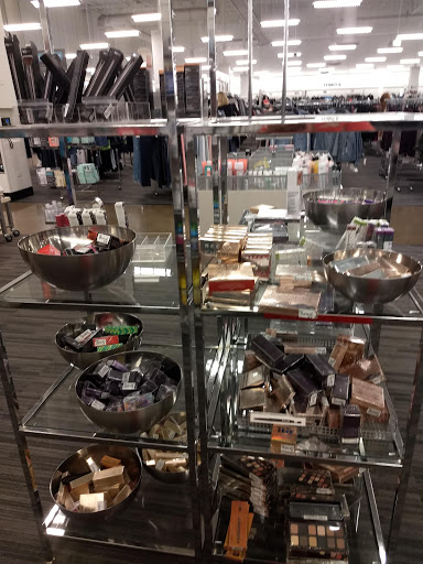 Department Store «Nordstrom Rack Tempe Marketplace», reviews and photos, 1900 E Rio Salado Pkwy, Tempe, AZ 85281, USA