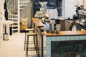 Leve Cafeína-Torrefação e Cafeteria de Cafés Especiais image