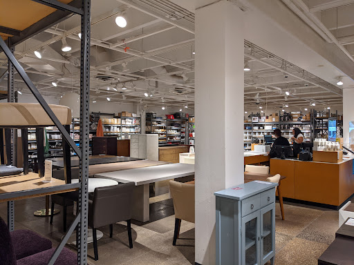 Furniture Store «Crate and Barrel Outlet», reviews and photos, 1700 Prince St, Alexandria, VA 22314, USA