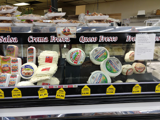 Grocery Store «Mega Foods Woodburn», reviews and photos, 1542 Mt Hood Ave, Woodburn, OR 97071, USA