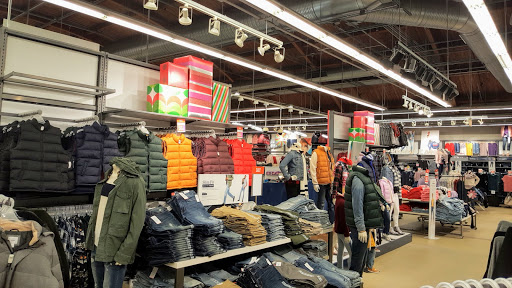 Clothing Store «Old Navy», reviews and photos, 60 Wynnewood Rd, Wynnewood, PA 19096, USA