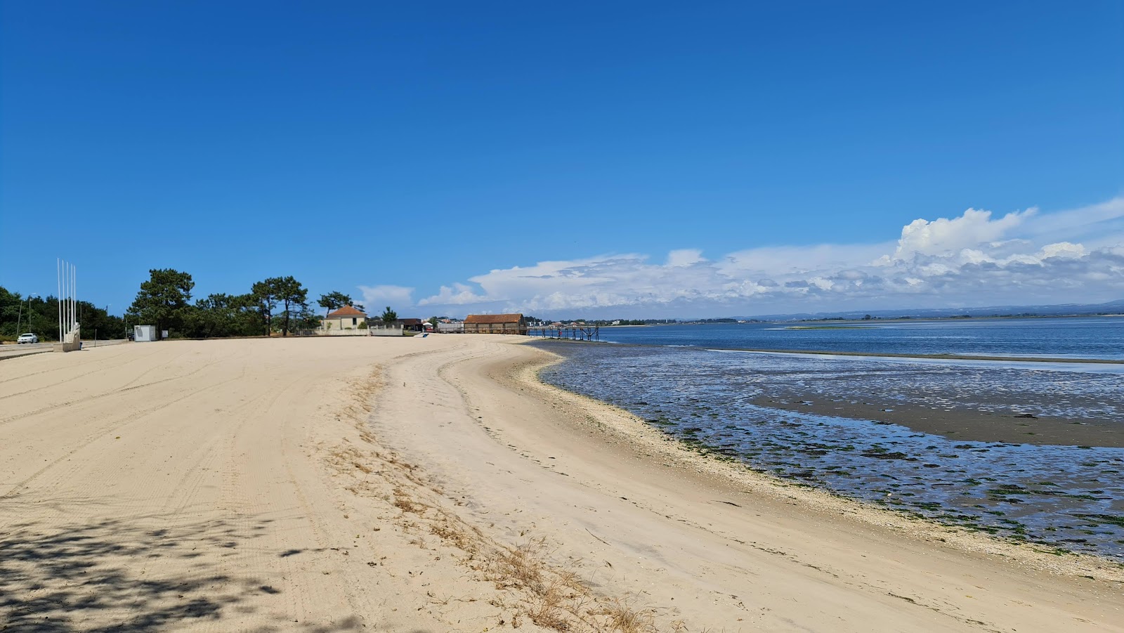 Foto von Praia do Monte Branco mit beiger sand Oberfläche