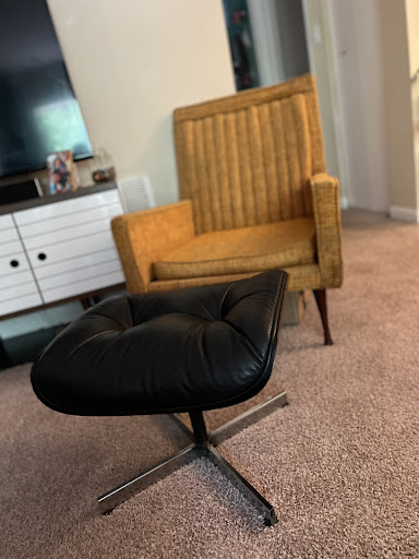 Furniture Store «Finders Keepers Consignment Furniture & Decor», reviews and photos, 2853 E College Ave, Decatur, GA 30030, USA