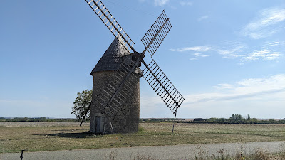 Moulin de Cherves ou moulin Ana"TOL" à Cherves