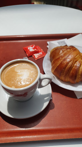 Croisantos no Rio Tinto, Porto