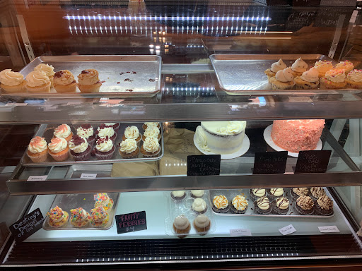 Wedding Bakery «LaLa Custom Cake», reviews and photos, 15301 Madison Ave, Lakewood, OH 44107, USA