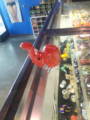 Tobacco Shop «Twisted Smoke Shop (Sunrise Plaza)», reviews and photos, 7777 Sunrise Blvd, Citrus Heights, CA 95610, USA