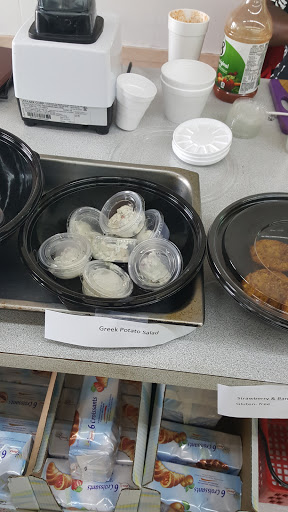 Pizza Delivery «First Harvest Produce and Pizza», reviews and photos, 1400 Seminole Blvd, Largo, FL 33770, USA