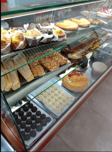 Confeitaria Doce Requinte Padrão no Senhora da Hora, Porto