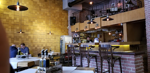 Ti Bar & Kitchen - ресторант и бар в Бургас