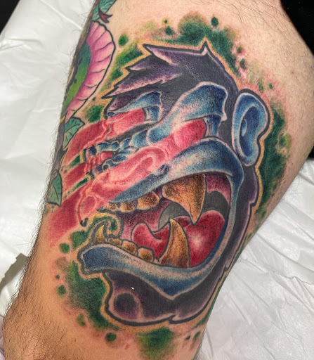 Explore tattoo background shading ideas, creative tattoo ideas in Bogota, available at Lolas Tattoo Shop