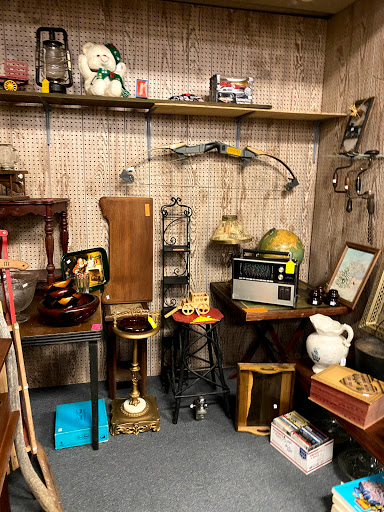 Antique Store «Vendor City Antiques, Flea Market & Cosignment», reviews and photos