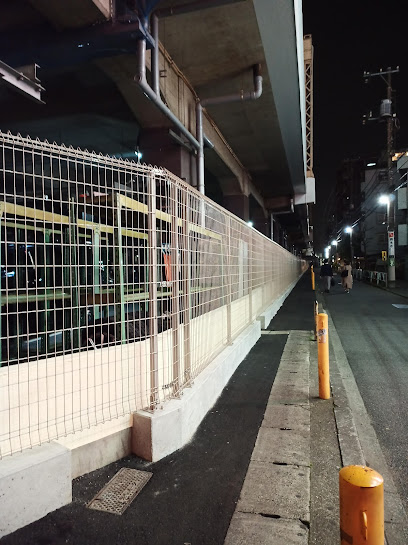 笹塚駅高架下自動二輪駐車場