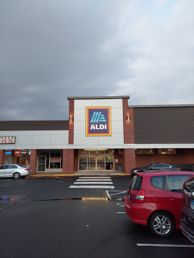 Supermarket «ALDI», reviews and photos, 693 Farmington Ave, New Britain, CT 06053, USA