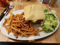 Plats et boissons du Restaurant de hamburgers Un burger dans la cuisine - Saint Jean - n°2