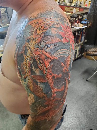 Tattoo Shop «Sacred Hand Tattoo Society», reviews and photos, 960 Parsons Ave, Columbus, OH 43206, USA