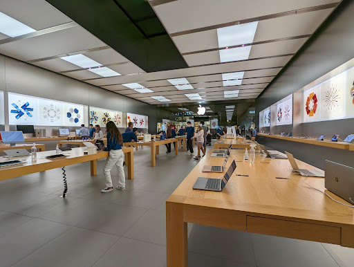Apple Fashion Island image