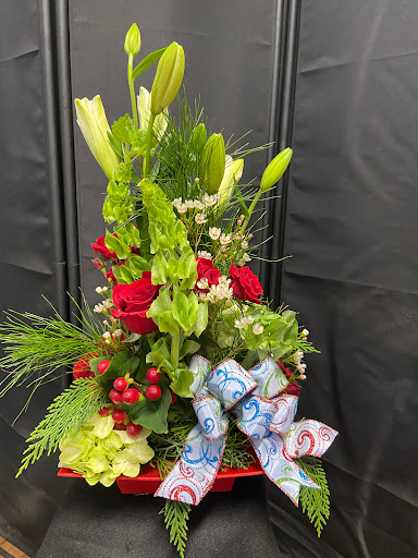 Florist «BloomTown Florist», reviews and photos, 218 W Bay Dr, Largo, FL 33770, USA