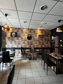 Atmosphère du Bar-Restaurant « Au Lignon » à Saint-Maurice-de-Lignon - n°1