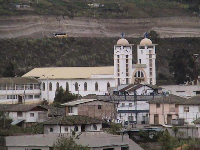 Opiniones de Santuario Católico Nuestra Señora del Tránsito | Totoras en Salasaca - Iglesia