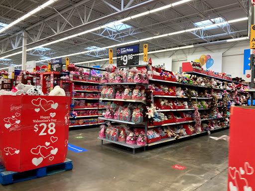 Discount Store «Walmart», reviews and photos, 910 Wolcott St, Waterbury, CT 06705, USA