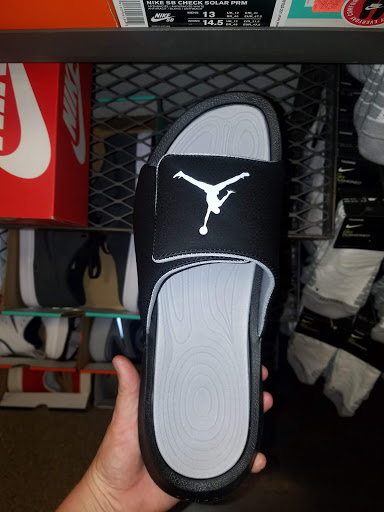 Clothing Store «Nike Factory Store», reviews and photos, 1475 N Burkhart Rd Suite C-200, Howell, MI 48855, USA