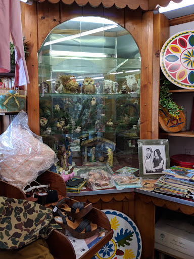 Tourist Attraction «Penna Dutch Gift Haus», reviews and photos, 93 Roadside Dr, Shartlesville, PA 19554, USA