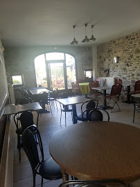 Atmosphère du Restaurant français Auberge La Cardabelle à Sainte-Eulalie-de-Cernon - n°10