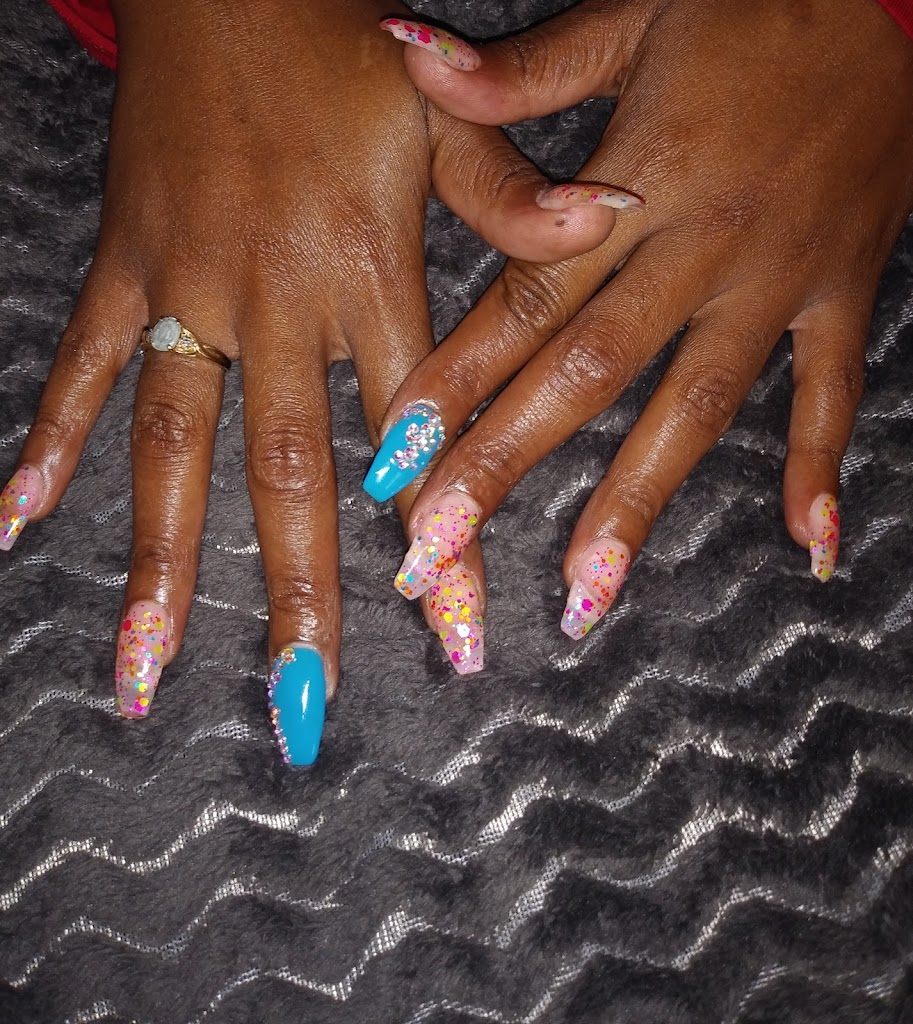 DINA NAIL SPA(in Combia) 29223