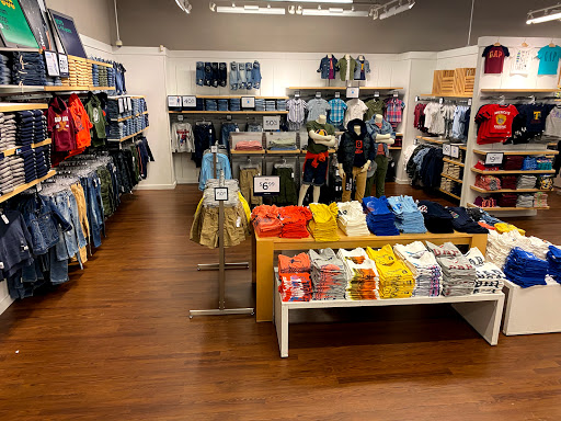 Clothing Store «Gap Outlet», reviews and photos, 640 Bergen Town Center, Paramus, NJ 07652, USA