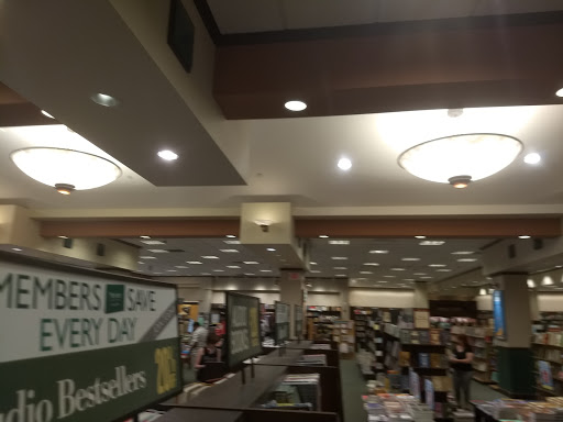 Book Store «Barnes & Noble», reviews and photos, 444 Broadway, Saugus, MA 01906, USA
