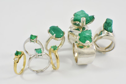 Joyería El Jinete Azul - Joyas con esmeraldas, anillos de compromiso, joyas de oro y plata