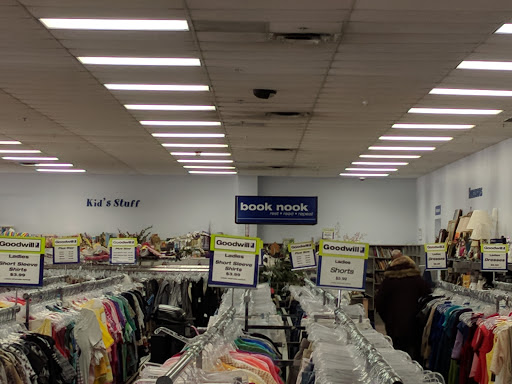 Thrift Store «Goodwill Suffolk Retail Store», reviews and photos, 2901 Godwin Blvd, Suffolk, VA 23434, USA