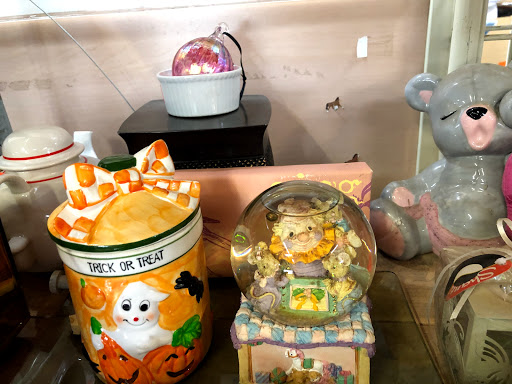 Thrift Store «Gods Helping Hand Thrift Store», reviews and photos