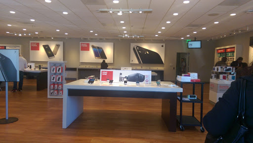 Cell Phone Store «Verizon», reviews and photos, 2915 Crain Hwy, Waldorf, MD 20601, USA
