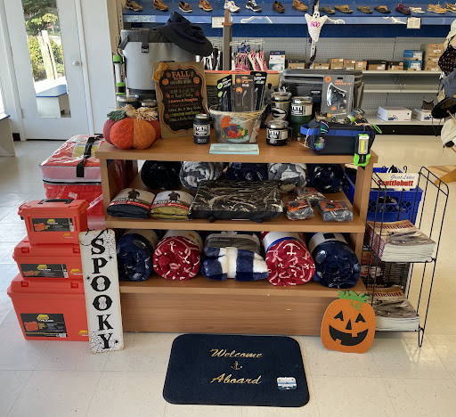 Marine Supply Store «West Marine», reviews and photos, 4141 S 76th St, Greenfield, WI 53220, USA