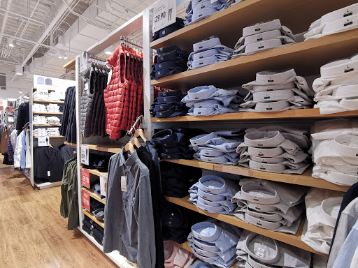 UNIQLO Bay Street image