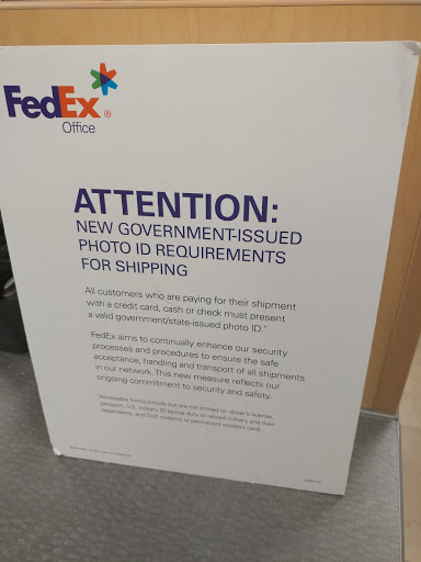 Print Shop «FedEx Office Print & Ship Center», reviews and photos, 12101 Ventura Blvd, Studio City, CA 91604, USA