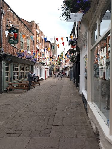 Opinii despre Robes în Hereford - Clothing store