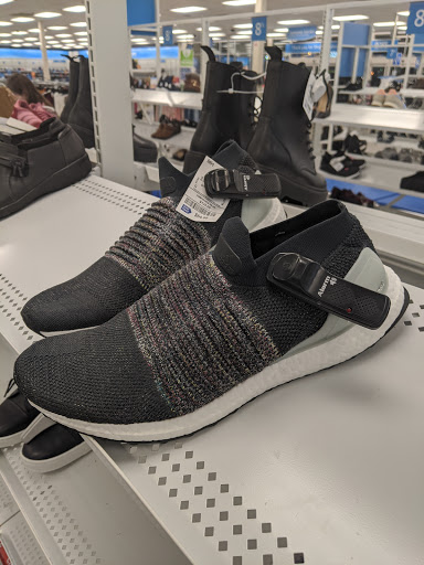 Clothing Store «Ross Dress for Less», reviews and photos, 2003 N Eastman Rd, Kingsport, TN 37660, USA