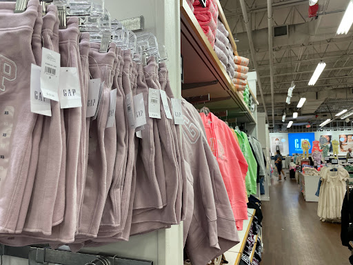 Clothing Store «Gap Outlet», reviews and photos, 12801 W Sunrise Blvd, Sunrise, FL 33323, USA