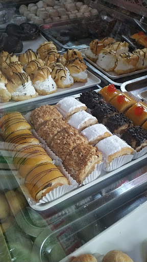 Panadería Pastelería San Isidro en Navalcarnero, Madrid