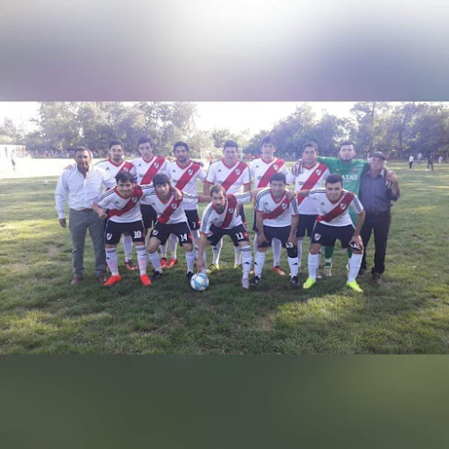 Opiniones de Club Deportivo River Plate en Yerbas Buenas - Campo de fútbol