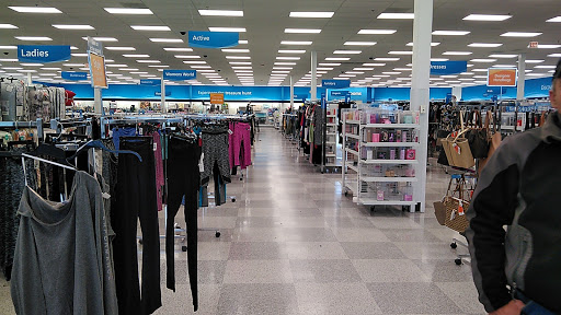 Clothing Store «Ross Dress for Less», reviews and photos, 13200 S Cicero Ave, Crestwood, IL 60445, USA