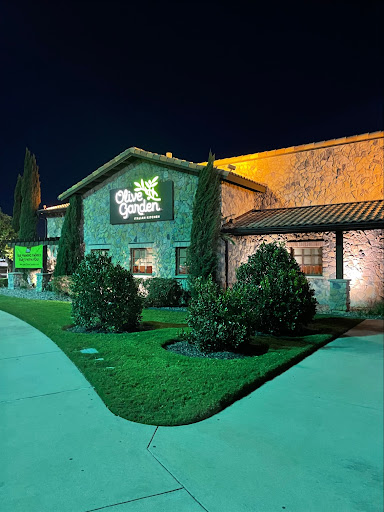 Olive Garden Italian Restaurant image 3
