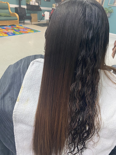 Beauty Salon «Tres Latinas Beauty Salon», reviews and photos, 788 Normandy St, Houston, TX 77015, USA