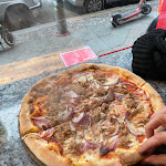 Photo n°1 de l'avis de Dario.i fait le 25/12/2022 à 07:45 sur le  Oregano Pizza Imbiss à Berlin