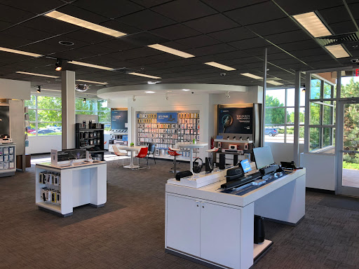 Cell Phone Store «AT&T», reviews and photos, 589 S Hover Rd #200, Longmont, CO 80501, USA